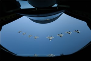 Hawaii F-22s Complete DFE Operations Out of MCAS Iwakuni