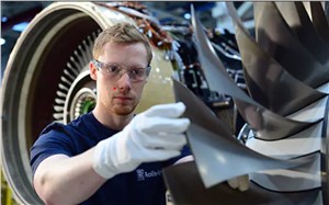 Rolls-Royce Delivers 100th Pearl 15 to Bombardier