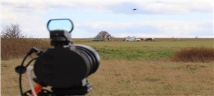 Qinetiq Deliver World&#39;s 1st Demo of a Laser Controlled Drone During Flight