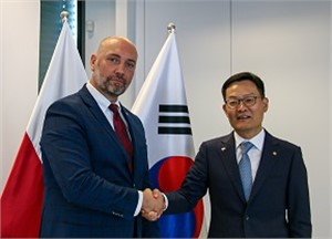 Hanwha Defense Join Hands With PHZ to Expand Cooperation on Advanced Defence Systems