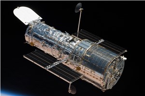 NASA, SpaceX to Study Hubble Telescope Reboost Possibility