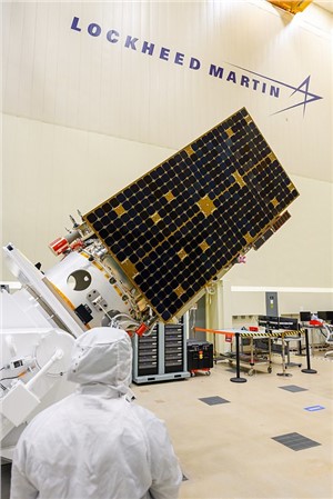 LM&#39;s 1st LM 400 Multi-Mission Spacecraft Completed, Ready for Final Testing