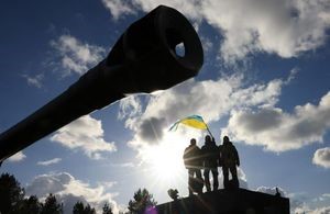 Ukrainian Soldiers Continue Training on Challenger 2 Tanks
