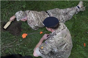 British Army Trains Ukrainian Soldiers in Mine Disposal Skills
