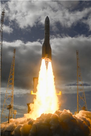 Europe&#39;s New Ariane 6 Rocket Powers Into Space