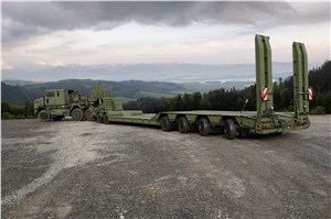 Oshkosh Enhances US Army Mobility with Medium Equipment Trailer