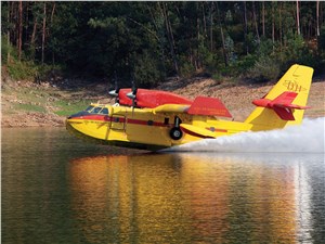Canadians Support a National Waterbomber Fleet to Fight Ever Worsening Wildfires in Canada